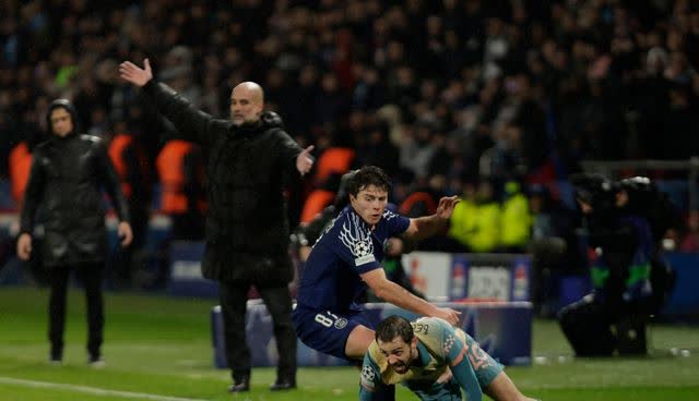 曼城今日表现抢眼，巴黎圣日耳曼整场无解，教练赛后亲自拥抱的简单介绍